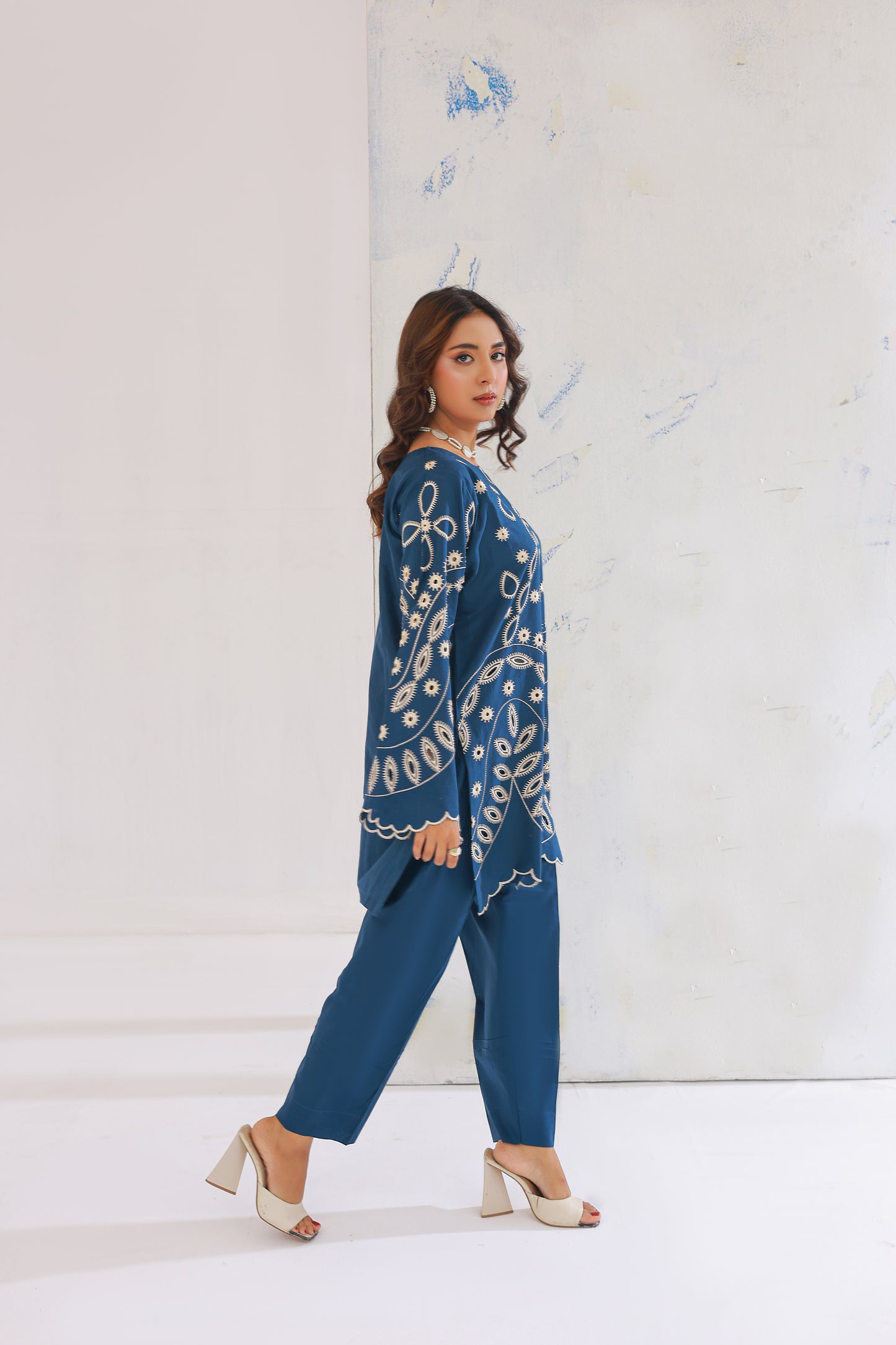 Tulips 02 Pcs Lawn Co-ords Sets Ready To Wear