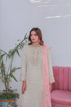 Mahpara 03-Piece Embroidered Pista Chiffon Suit